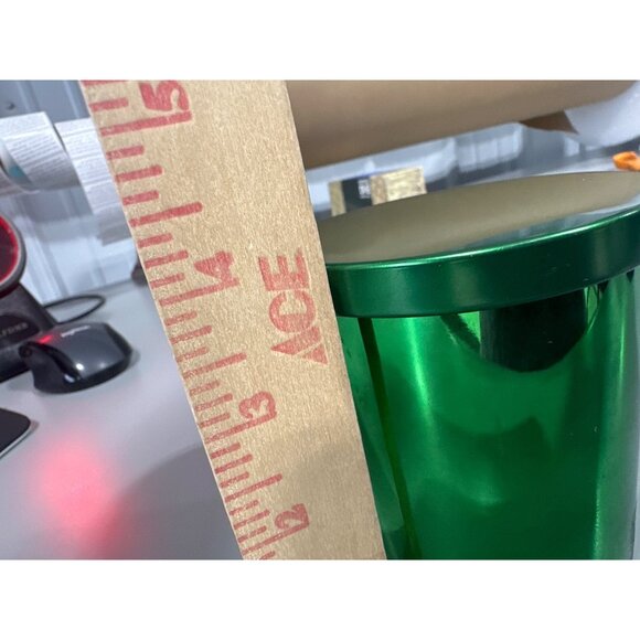 Leoben Candle Spruce Cuttings 9oz 1-Wick Soy Wax Blend Green Christmas Tree - Picture 6 of 6